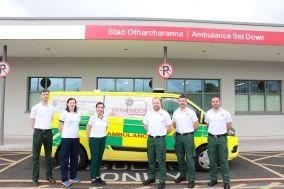 6 members of the National Ambulance Service Galway Pathfinder team standing in front of an ambulance